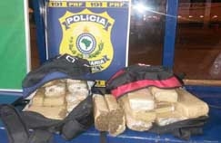 Maconha que estava escondida em uma picape Saveiro roubada e que deveria ser trocada por cocana na Bolvia