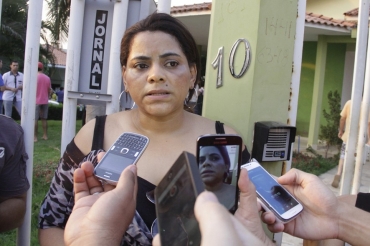 A delegada Ana�de Barros, que esteve no local do crime