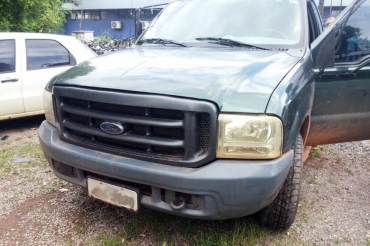F-350 recuperada pela PM havia sido roubada dias atr�s no bairro Novo Para�so