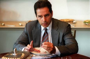 Luiz Estev�o cumpre pena de 3 anos e meio desde setembro