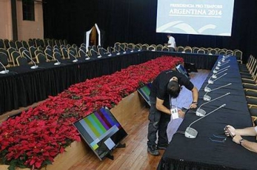 Preparativos para a reunio ocorrem em meio  preocupao de analistas sobre a situao do lder do bloco, o Brasil