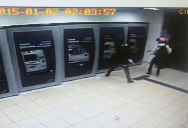 Bandidos come�aram o ano de 2015 explodindo um caixa eletr�nico em Col�der