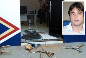 Ex-presidente da C�mara de Itanhang�, Marcel Menezes Meurer (destaque) foi indiciado por seis crimes