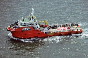 Equipe de resgate detecta sinais das caixas-pretas do avi�o