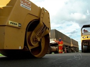Pavimentao na BR-163 em Mato Grosso