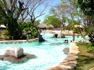 Adolescentes foram liberados para ir ao Complexo de guas Quentes, em Barra do Garas