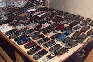 Celulares encontrados na penitenciria da Mata Grande MT