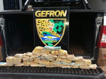 Dinheiro estava dentro de mochila com quadrilha