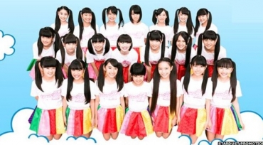 3B Junior  descrito como uma 'unidade de treinamento de dolos' e vrios outros grupos parecidos j surgiram depois dele