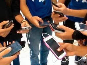 Escola de Juazeiro probe celular em sala de aula