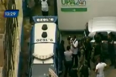 Bandidos foram surpreendidos por policiais aps assaltarem uma loja na Calada