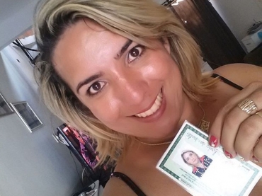 Jenny Kate trava outra batalha para conseguir uma cirurgia