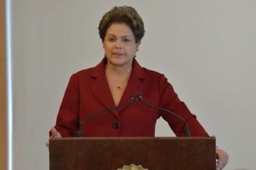Dilma se encontrar com Lula nesta tera-feira (9)