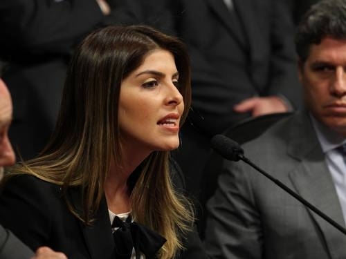 Andressa Mendona, mulher de Cachoeira, durante CPI