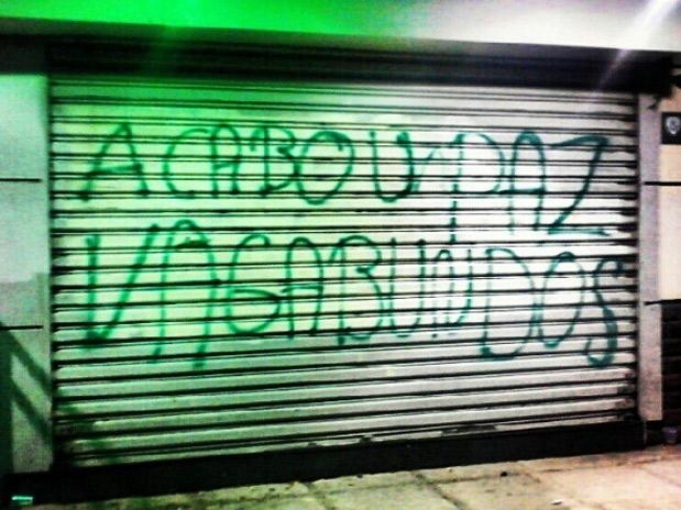 Loja oficial do Palmeiras, no Palestra Itlia, foi pichada aps derrota no clssico