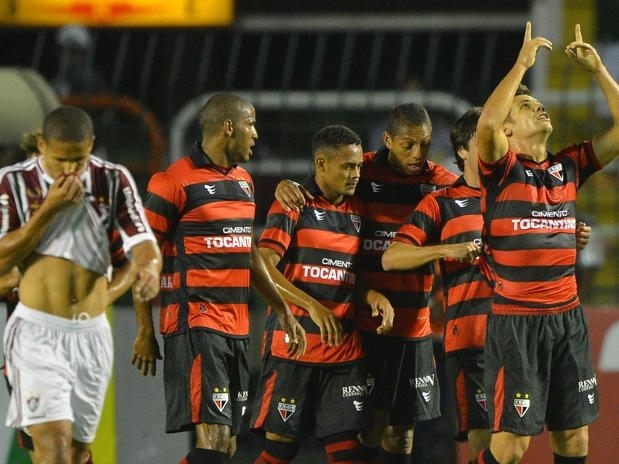 Atltico-GO apostou nos contra-ataques e surpreendeu o Fluminense