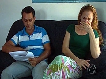 Os pais do jovem ainda acreditam que ele esteja vivo.