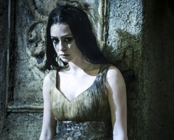 Marina Ruy Barbosa aparece com visual surpreendente