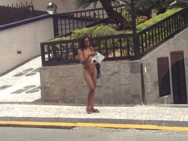 Mulher foi flagrada andando nua em rua de Santos, SP