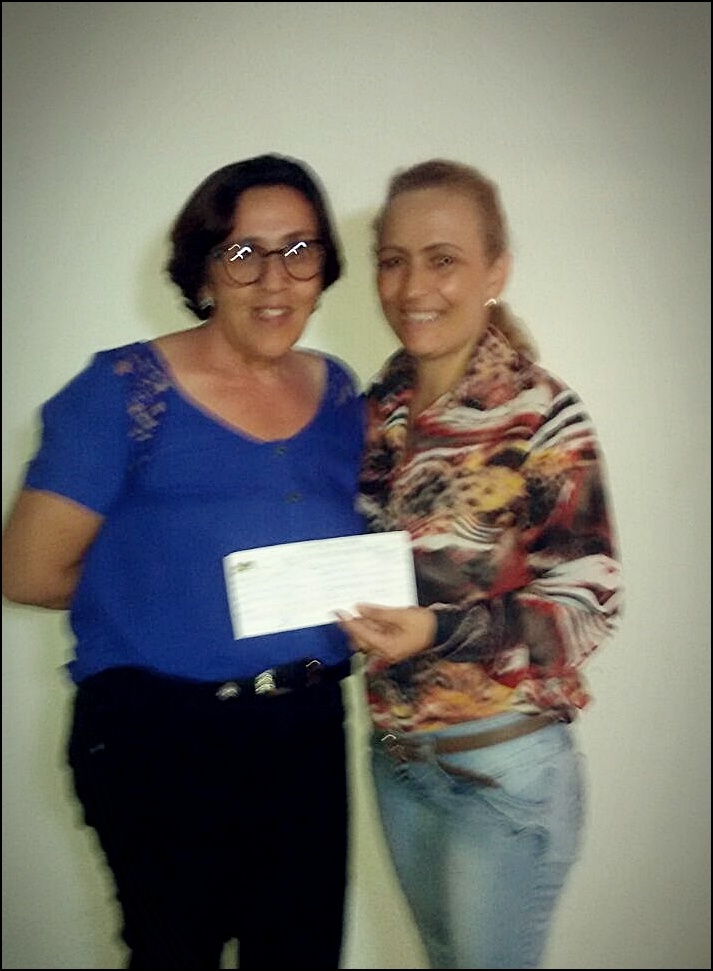 Elena Campanholi ingressa no PMDB como pr candidata a vereadora.