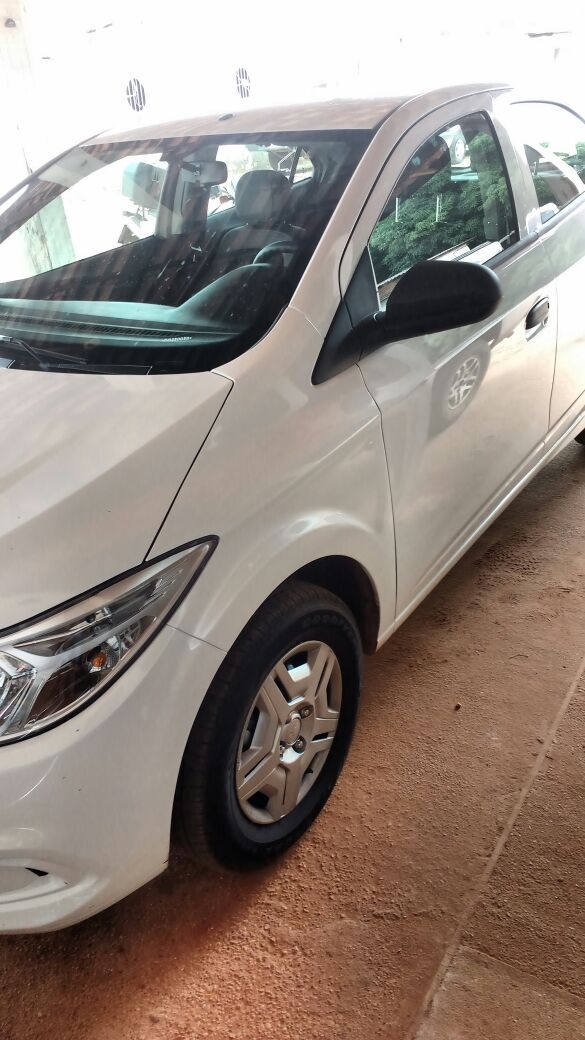 A Secretaria de Sade recebe reforos importantes com aquisio de dois carros novos para atender a populao.