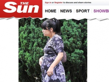 A cantora foi clicada no casamento de Lady Mary Charteris e Robbie Furze