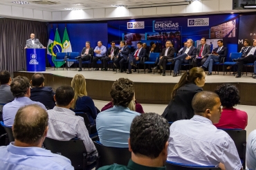 Governador e Deputados liberaemendas parlamentares aos municpios
