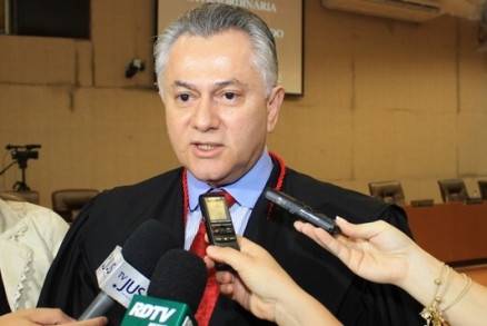 O desembargador Orlando Perri foi o responsvel em indeferir o pedido de HC