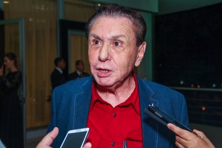 O presidente regional do PMDB, Carlos Bezerra: pesquisa deve indicar nome de candidato a Prefeitura de Cuiab