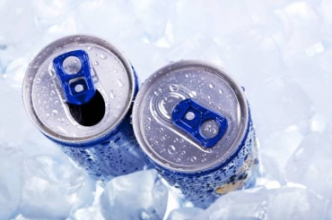 Um experimento mostrou que ingerir a bebida alco�lica pura j� aumenta o desejo por mais bebida, mas quando ela � misturada a um energ�tico, essa vontade � ainda maior. J� a mistura de �lcool com algum refrigerante (descafeinado) n�o tem esse efeito.