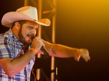 Cantor sertanejo Pedro Lima tinha de 20 anos e voltava de um show