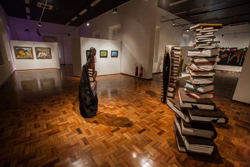 O Salo Jovem Arte  composto pelo conjunto de obras inditas de 40 artistas selecionados