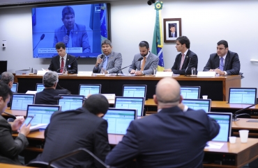 Comiss�o Especial da C�mara dos Deputados, que vai analisar o projeto 10 Medidas Contra a Corrup��o, proposto pelo Minist�rio P�blico Federal (Divulga��o/Leonardo Prado/C�mara dos Deputados/Comiss�o da C�mara quer mudar indica��es para o STF)