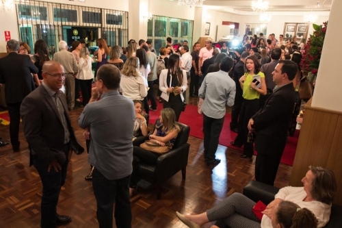 Cine Teatro reabre como um centro de formao e passa a abrigar a sede da MT Escola de Teatro