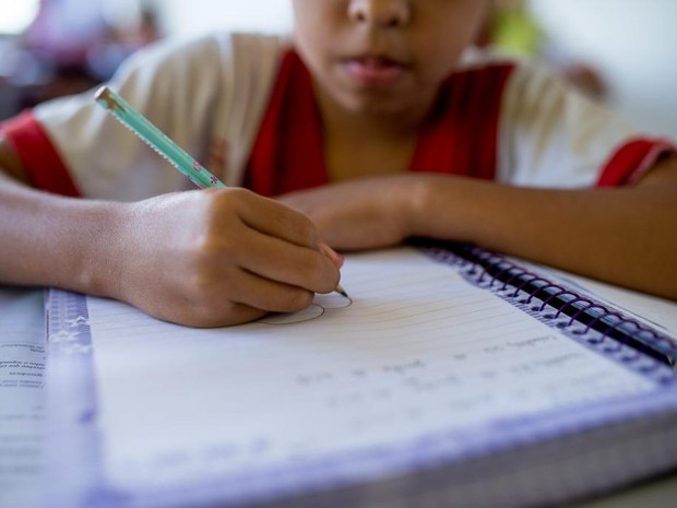 Aps greve de 67 dias, 400 mil alunos devem voltar s aulas nesta 2 em MT