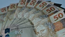 Pesquisa indica que o recuo no movimento em busca por cr�dito foi mais expressivo (-6,7%) na faixa de renda at� R$ 500 mensais