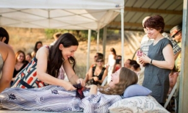 Betsy cercada por amigos e a famlia antes de dar fim  vida para no sofrer com a doena