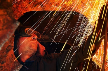 A recupera��o da ind�stria pode ser apenas efeito do c�mbio, e empregos devem demorar a vir 