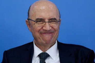 Para Meirelles, o importante � atingir o equil�brio fiscal, e alta dos impostos n�o est� descartada 