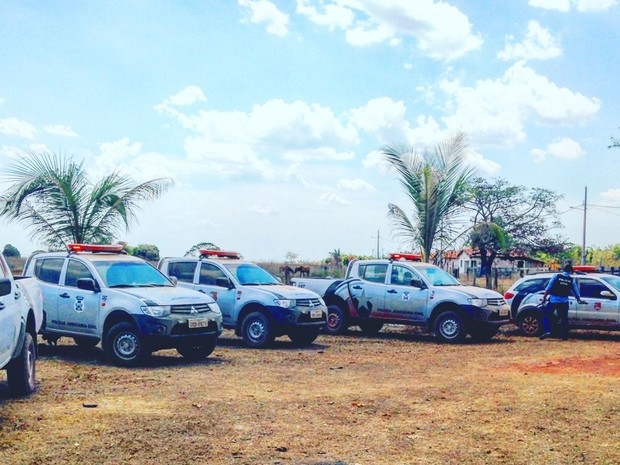 Operao contou com 24 policiais para invadir a fazenda e prender os invasores em Vila Rica
