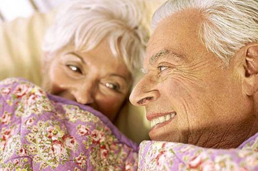 Um novo estudo mostrou que homens idosos que fazem sexo uma vez por semana correm um risco duas vezes maior de sofrer de eventos cardiovasculares do que aqueles que no fazem sexo (iStock/Getty Images)