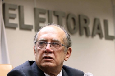 O presidente do TSE, ministro Gilmar Mendes, durante coletiva de imprensa, no Rio