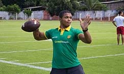 Brandon �The Rocket� Watkins, o foguete americano, contundiu a coxa no �ltimo jogo do Cuiab� Arsenal