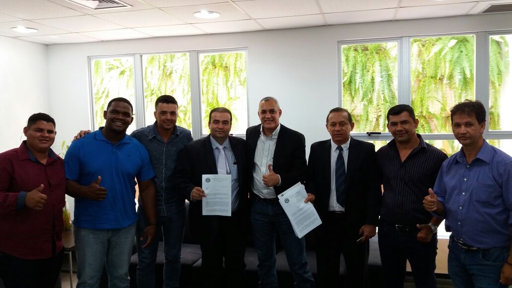 Zema e comitiva em audincia com os deputados estaduais Z Domingos e Wagner Ramos.