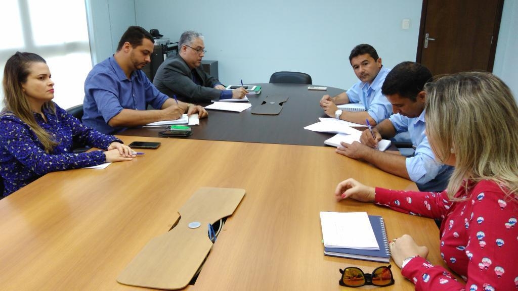 Gestores informam  representantes de sindicato prazos do concurso da Sejudh-MT - Foto por: Seges-MT