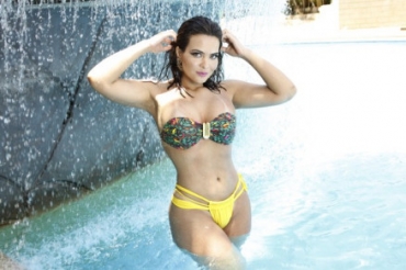 Geisy Arruda mostra novas curvas apos transformao