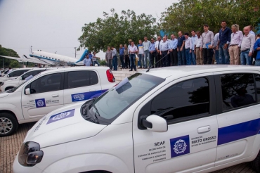 Entrega de veculos, realizada em Alta Floresta, para municpios do Portal da Amaznia - Foto por: Gcom-MT