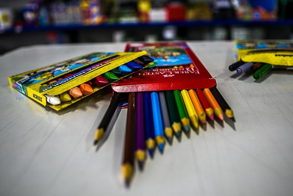 Com a proximidade do incio das aulas, comea a corrida pelo material escolar. - Foto por: Chico Valdiner/Gcom-MT