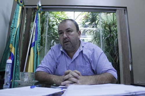 Prefeito de Pontes e Lacerda, Alcino Barcelos, diz que no apoia a violncia em hiptese alguma, mas tambm no pode virar as costas para o problema do garimpo na regio e quer legalizar cooperativas