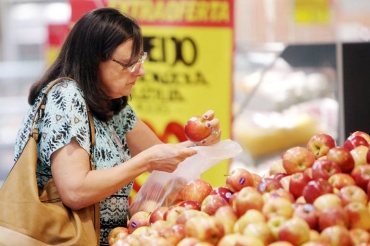 Se confirmada a aposta dos economistas ouvidos pelo Banco Central, a inflao fechar 2016 dentro do teto da meta de 6,5%, aps ter ficado em 10,67% em 2015 (Ricardo Matsukawa/VEJA.com)